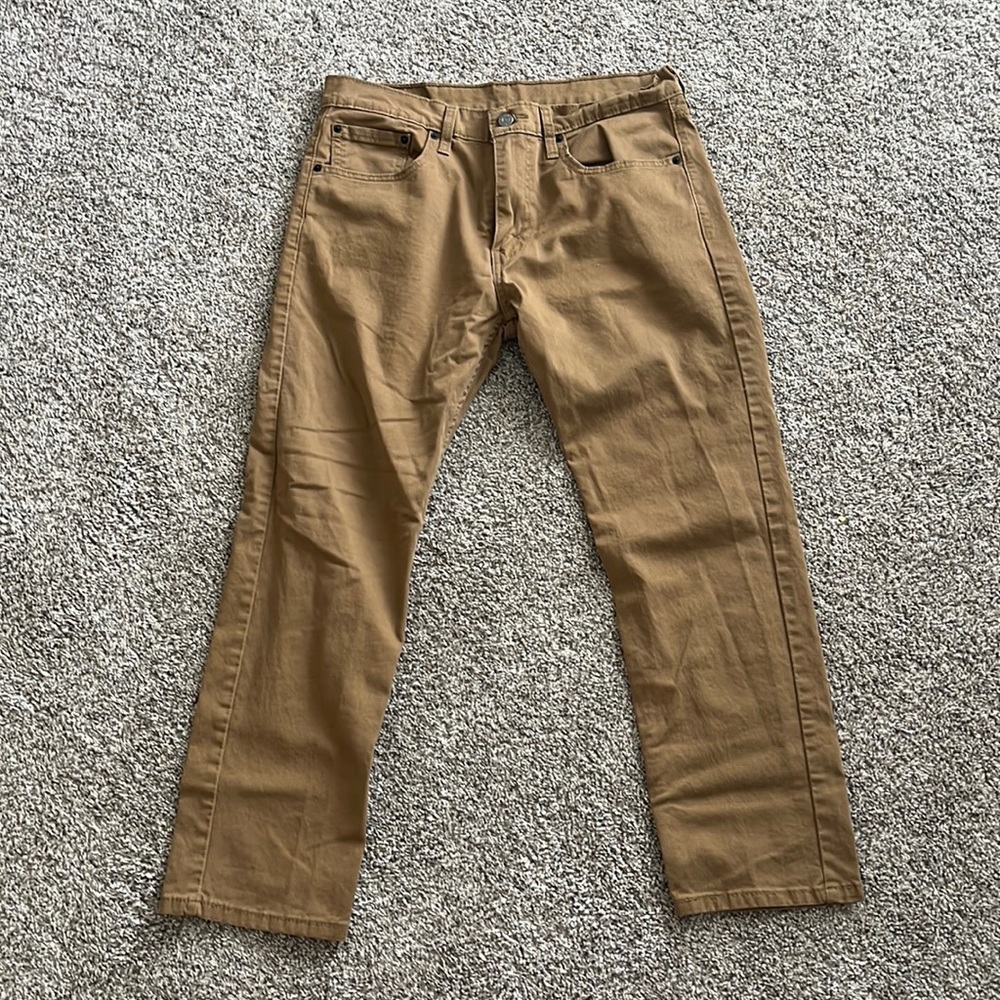 Levi’s 502. 33x30 khaki chinos.